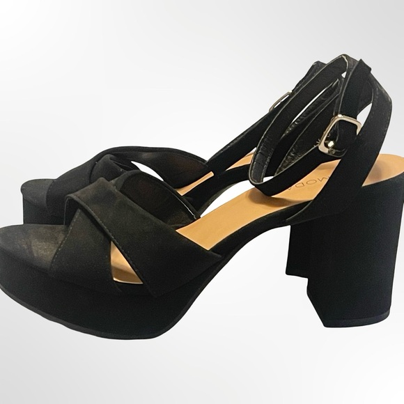 Top Moda Black Platform Block Heel Sandals with Ankle Strap - Picture 5 of 7